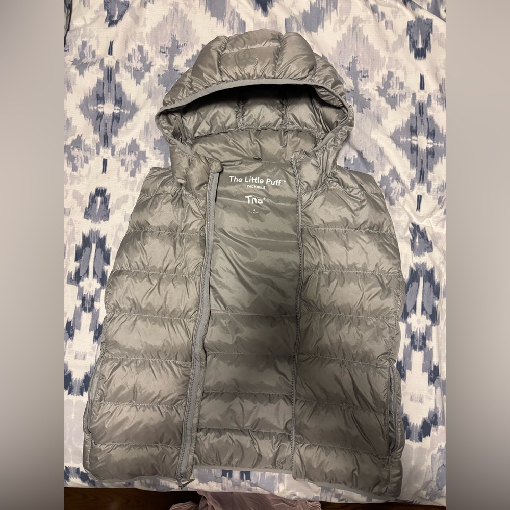 TNA Packable Puffer Vest Silver